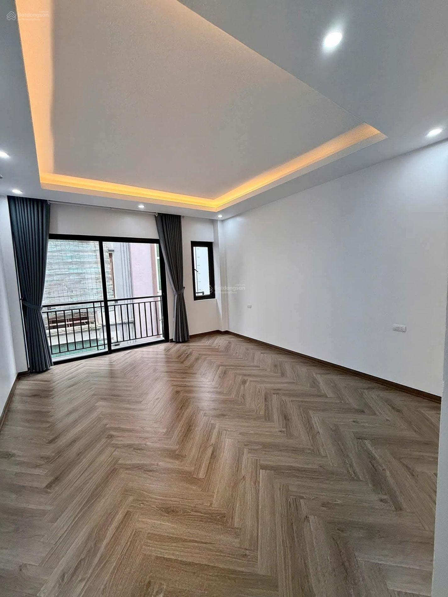 Bán nhà Bồ Đề Long Biên 54m2, xây mới 6 tầng, thang máy, 4 PN, ô tô vào nhà, về ở ngay, chỉ 16,8ty