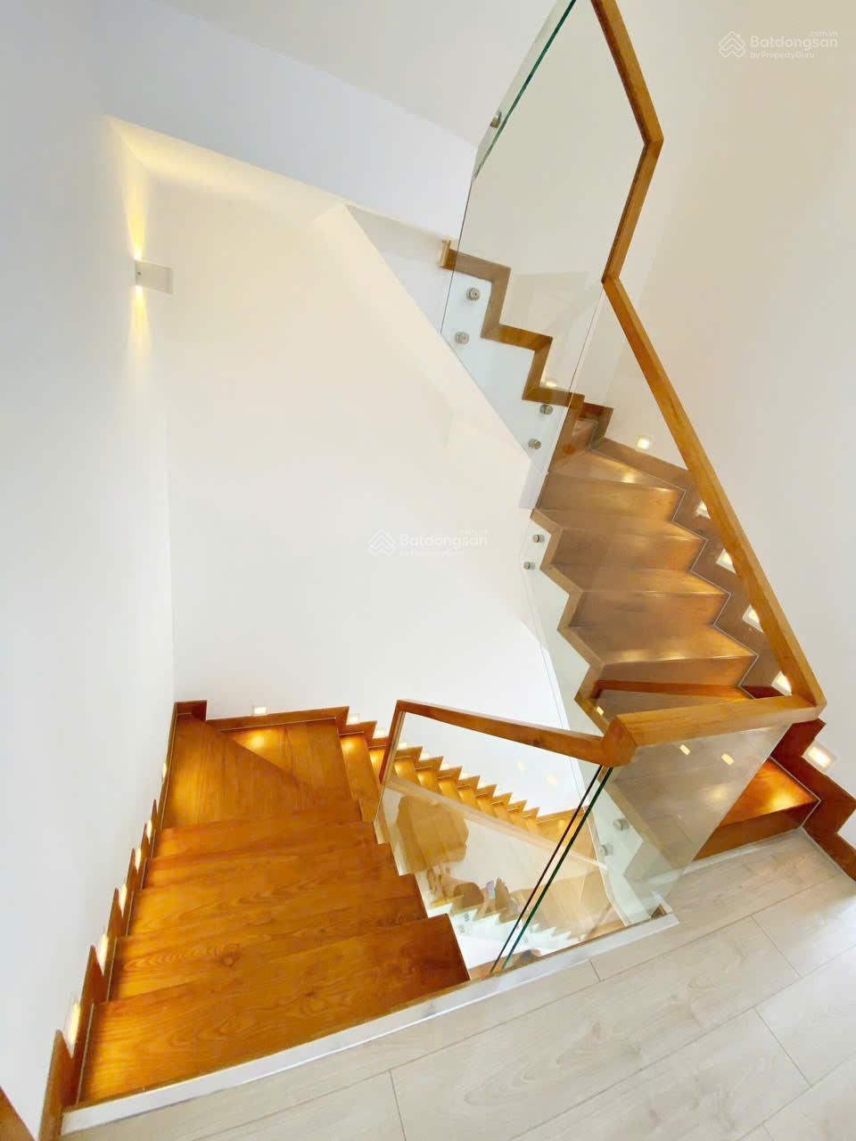 Cho thuê nhà RioVista từ 14tr gần Gia Hòa, Đỗ Xuân Hợp 5x15m 3 lầu 4PN, gara. LH 0901 193 ***