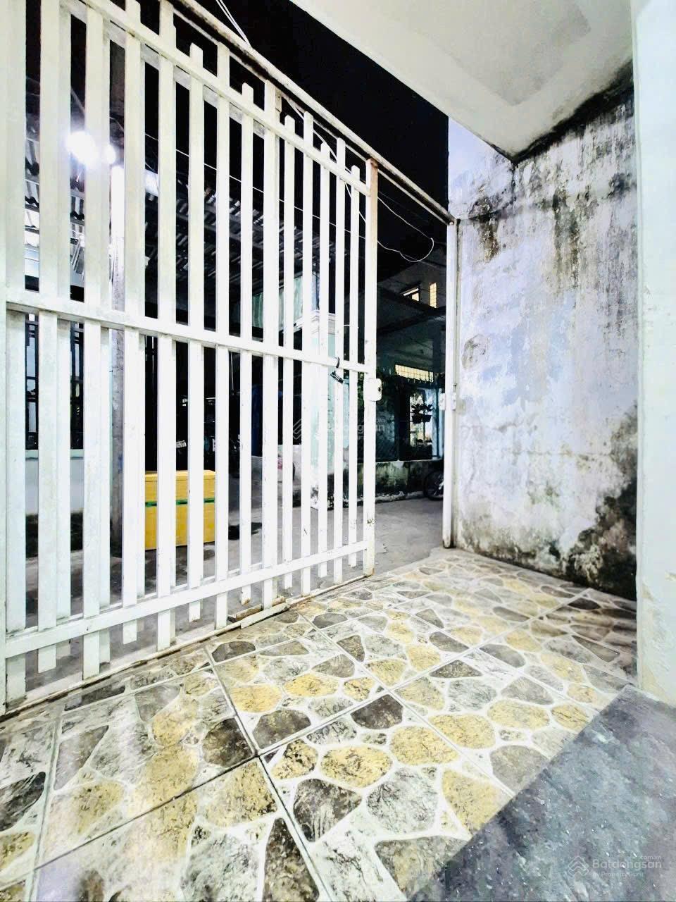 Bán Nhà SH Riêng.Hẻm 1428 Đ Huỳnh Tấn Phát.Q7.DT: 2m7 x 9m, kết cấu -1trệt, 1lầu Giá:1 ty979