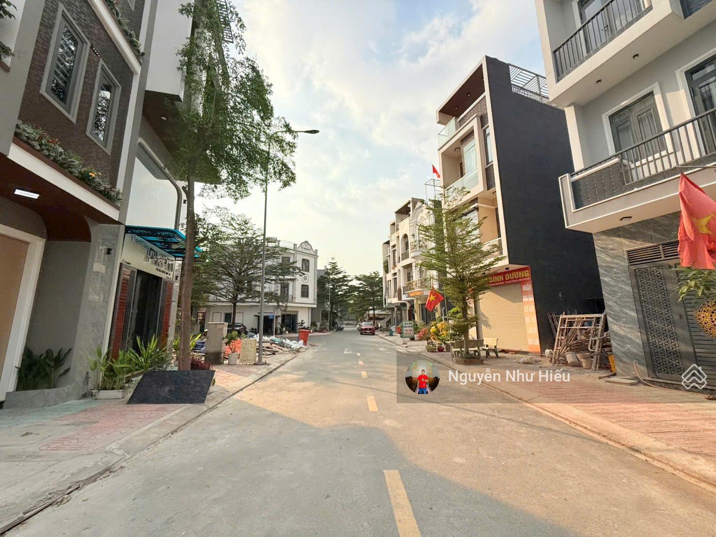 Bán nhà 2 mặt tiền, KDC Lộc Phát gần Aeon Mall đường Quốc Lộ 13, p.Thuận Giao, Tp.Thuận An