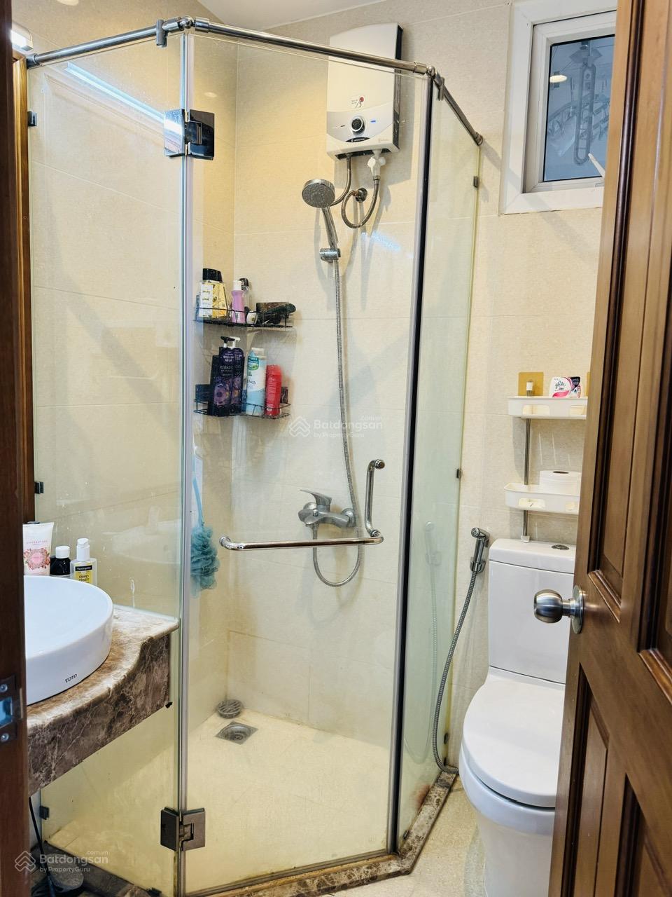 Cho thuê CC Lucky Palace, 13 triệu VND, 80m2, 2PN, 2WC, giá tốt Hot!