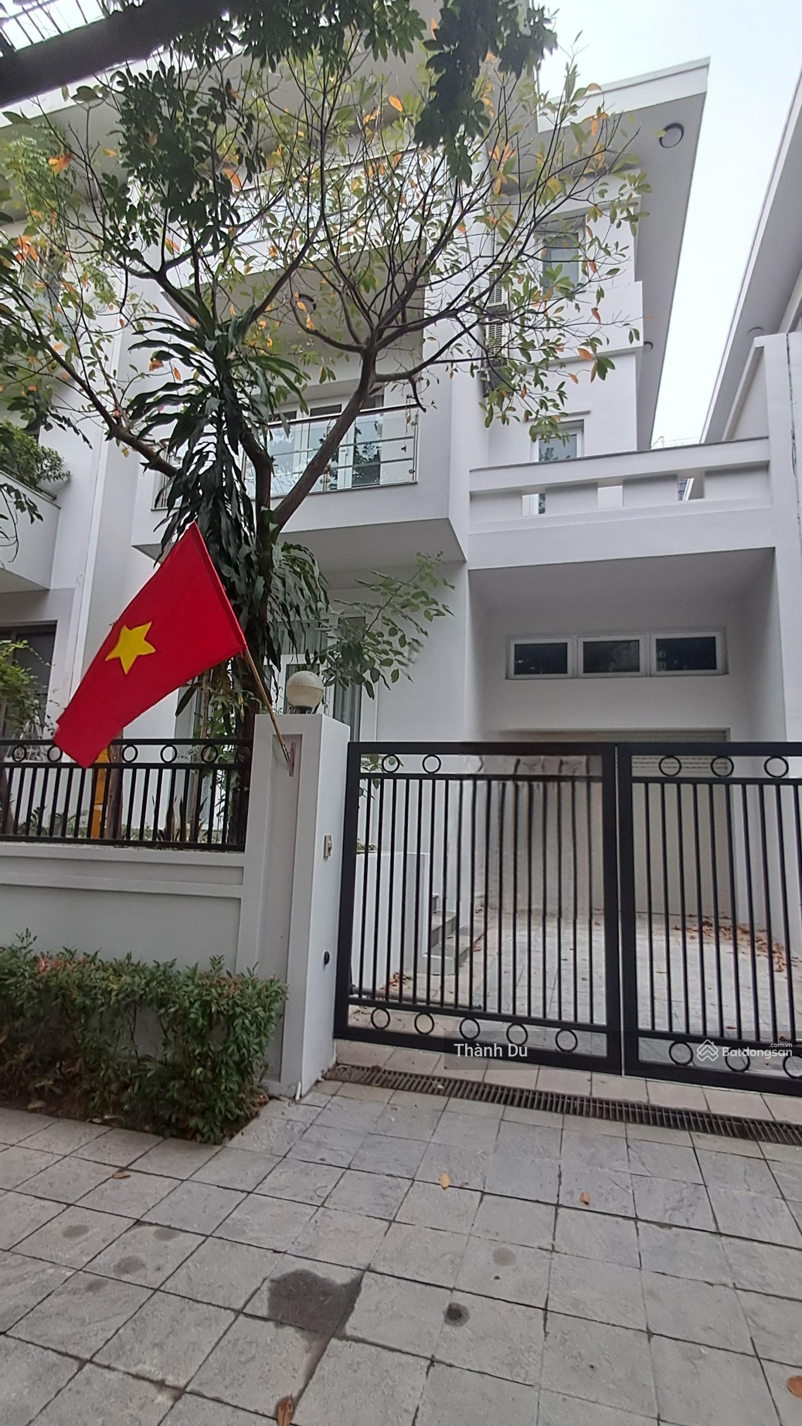 Cho thuê biệt thự khu đô thị Ciputra Tây Hồ, phù hợp gia đình, chuyên gia , trụ sở công ty 180m2 3