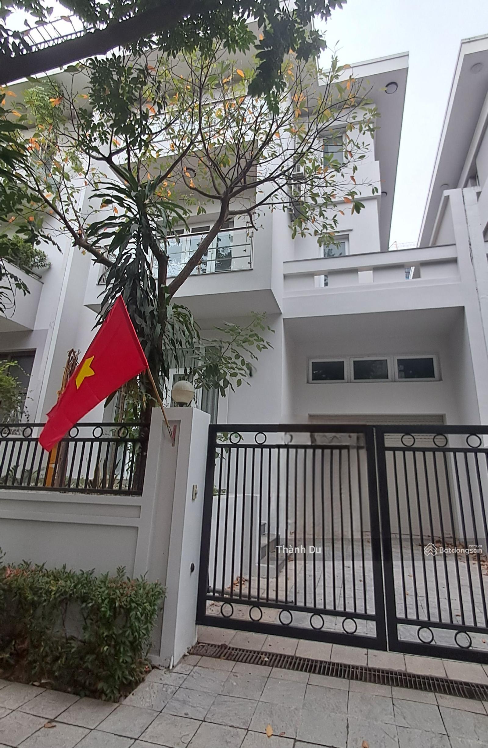 Cho thuê biệt thự khu đô thị Ciputra Tây Hồ, phù hợp gia đình, chuyên gia , trụ sở công ty 180m2 3