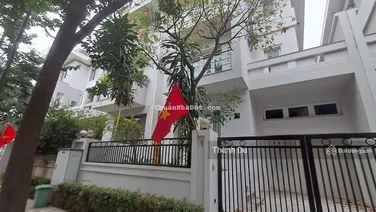 Cho thuê biệt thự khu đô thị Ciputra Tây Hồ, phù hợp gia đình, chuyên gia , trụ sở công ty 180m2 3