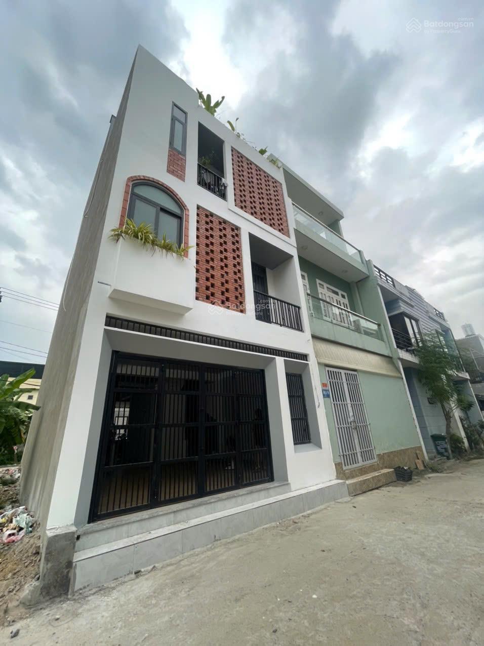 7,49 TỶ-VIP TX43-NHÀ 10PHÒNG Ở +CHO THUÊ- 2MT TRƯỚC SAU 2 CẦU THANG- 5,45x15=81m2 - ĐƯỜNG THÔNG 7M-