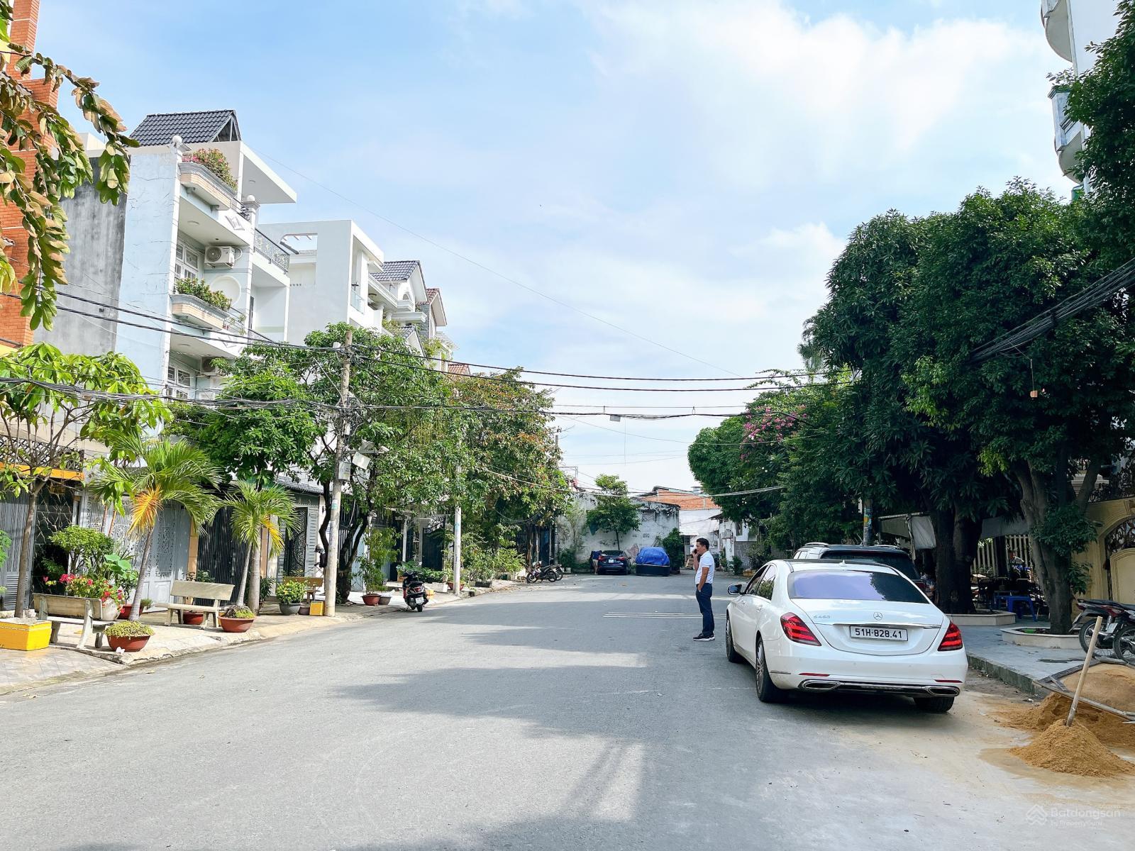 Bán 1 Cặp Khu VIP đường 20met Tân Sơn Nhì, Tân Phú. DT:8x20m, nhà 4 TẤM. Giá tốt 24 Tỷ TL