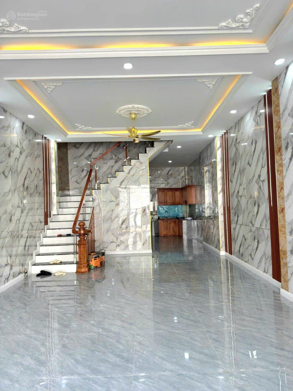 Bán nhà trệt lầu mặt tiền kinh doanh gần ngã tư Chiêu Liêu, Dĩ An