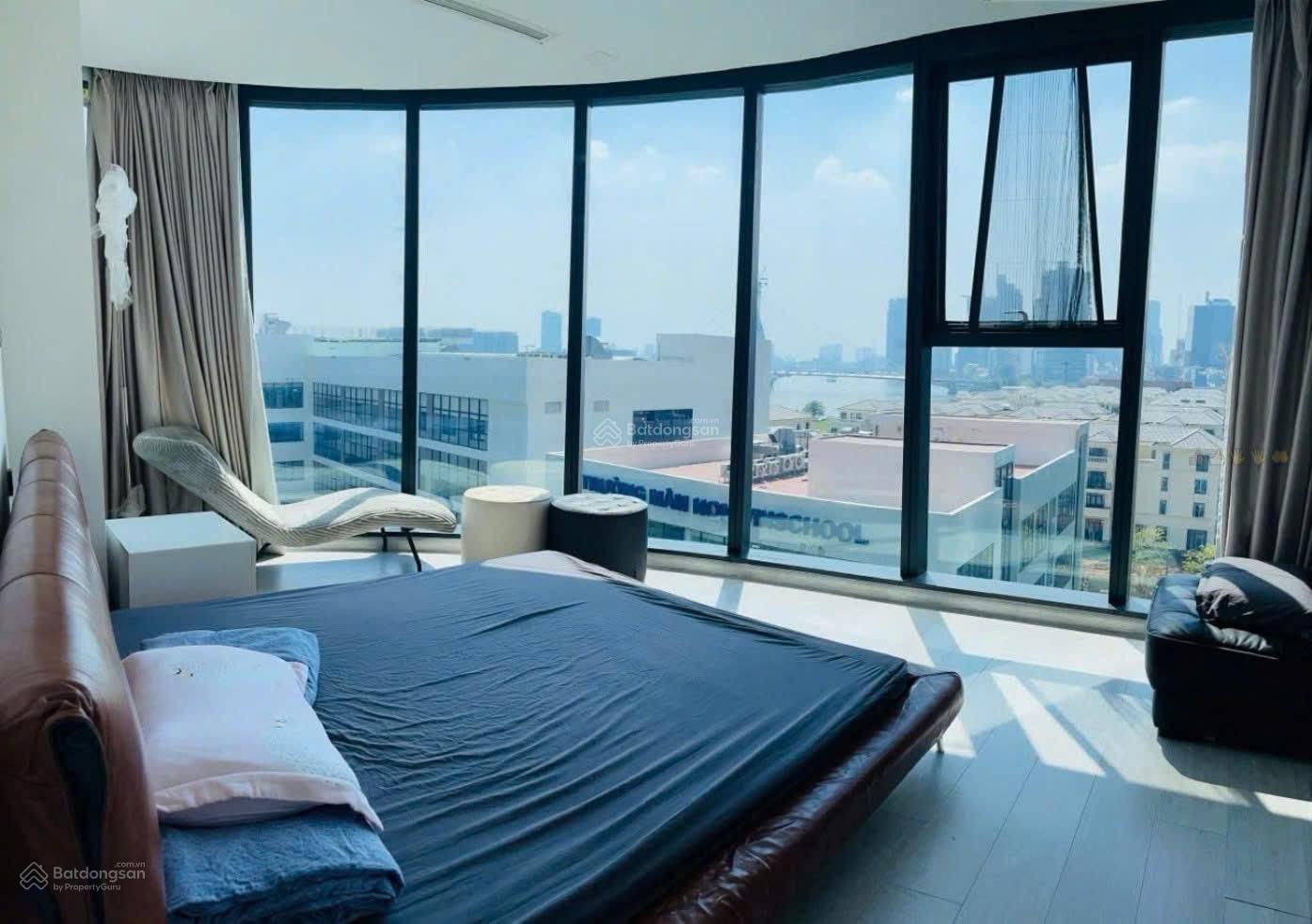 Cho thuê căn hộ Vinhomes Golden River 3PN - 2WC, 121m2 Vòng cung view sông giá tốt chỉ 42 tr/th