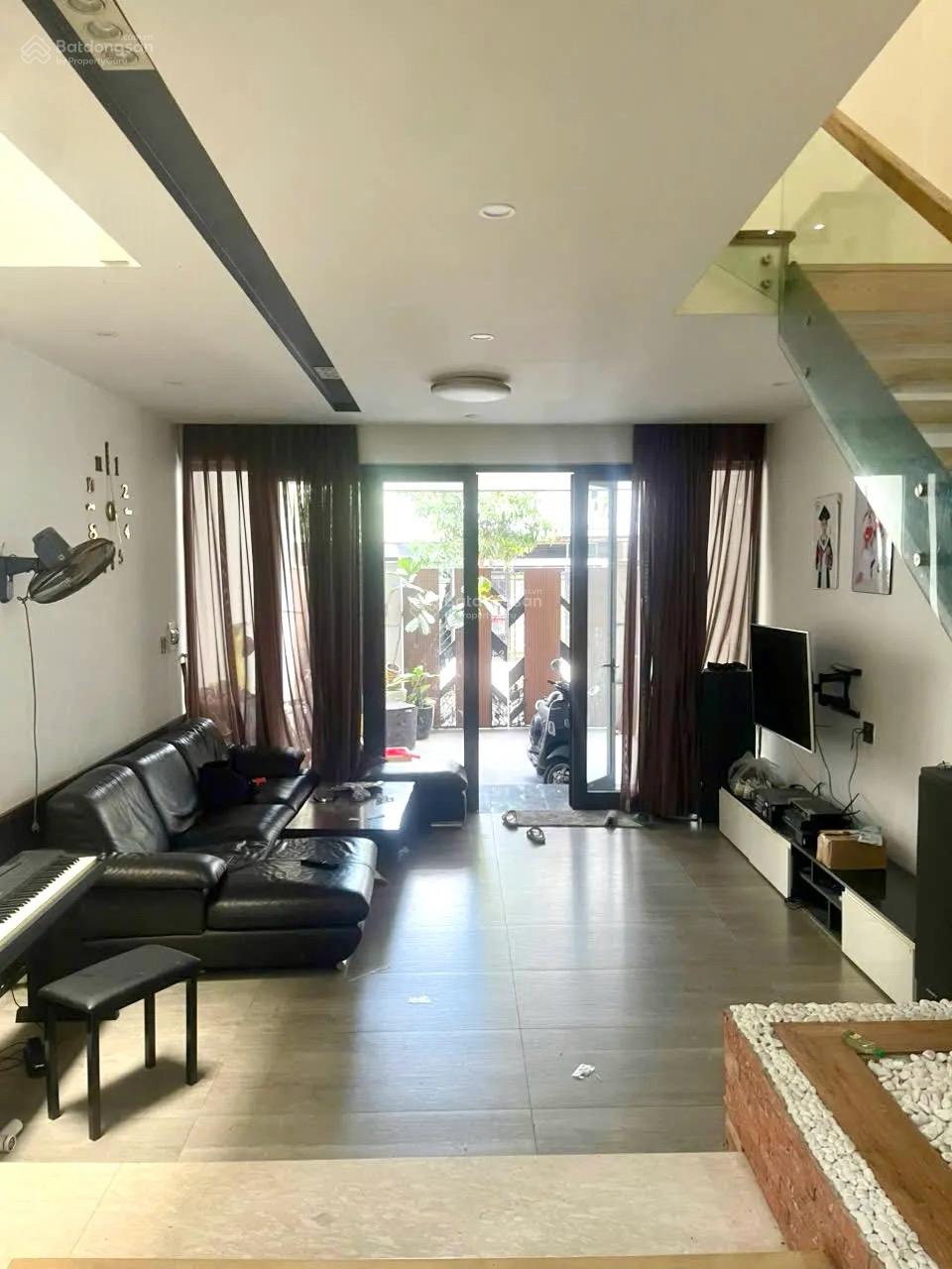 Hàng hiếm giữa lòng Hải Châu - nhà 3 tầng mặt tiền Ngô Thế Vinh - gần sân bay, bệnh viện