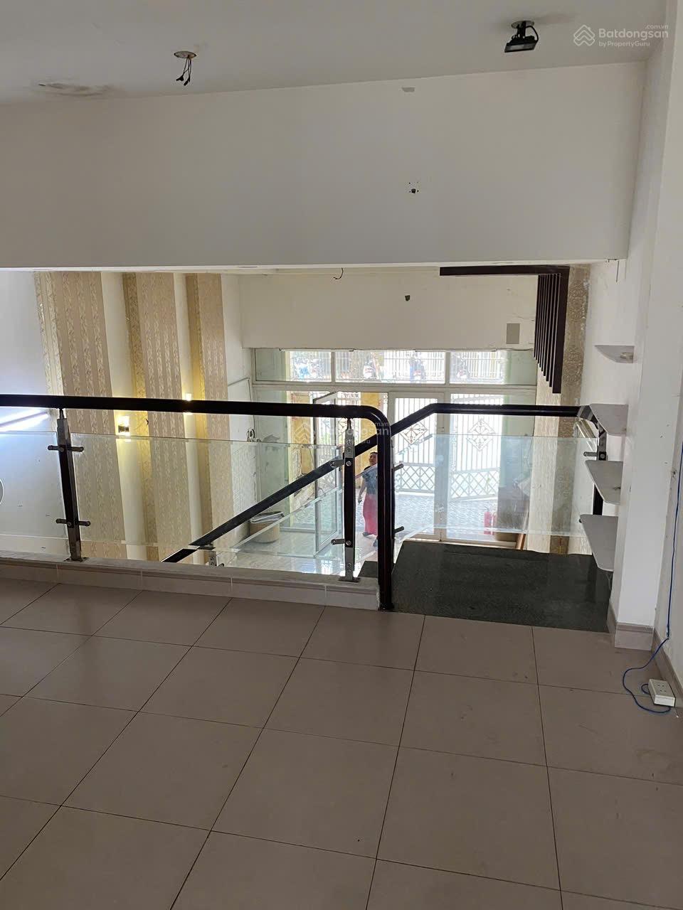 BÁN NHÀ MT LÝ NHÂN TÔNG-ĐƯỜNG 7m5 . CẨM LỆ