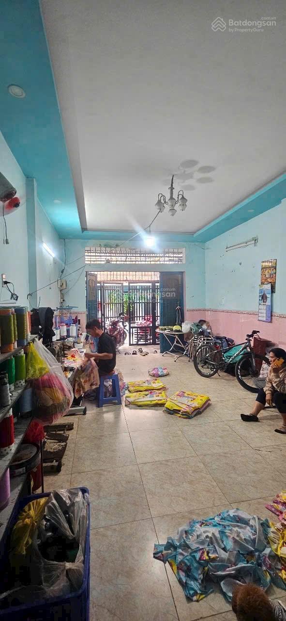 Cần bán gấp căn sát mặt tiền gần ngay AEON Mail Tân Phú, khu sầm uất
