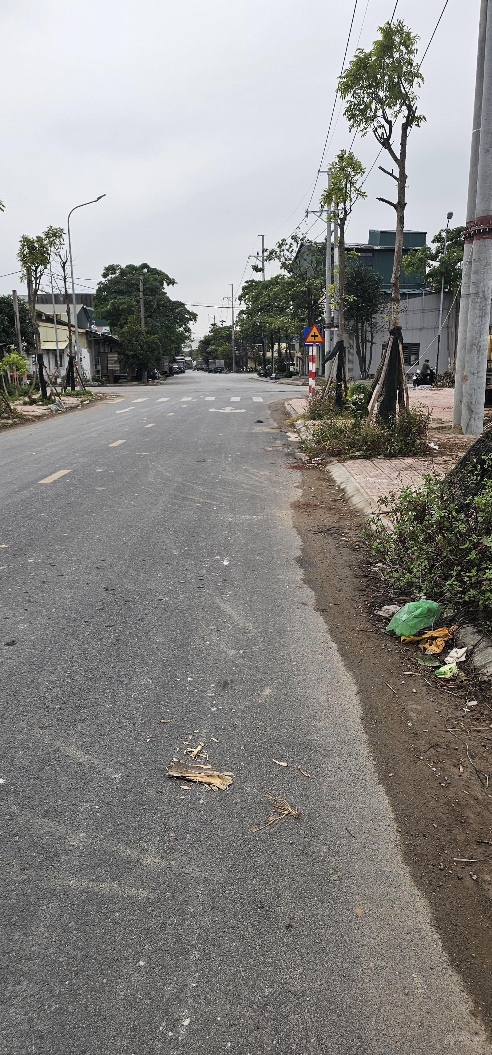 Cho thuê kho xưởng mới tinh trong cụm cn. Dt 2000m2 /2 sàn