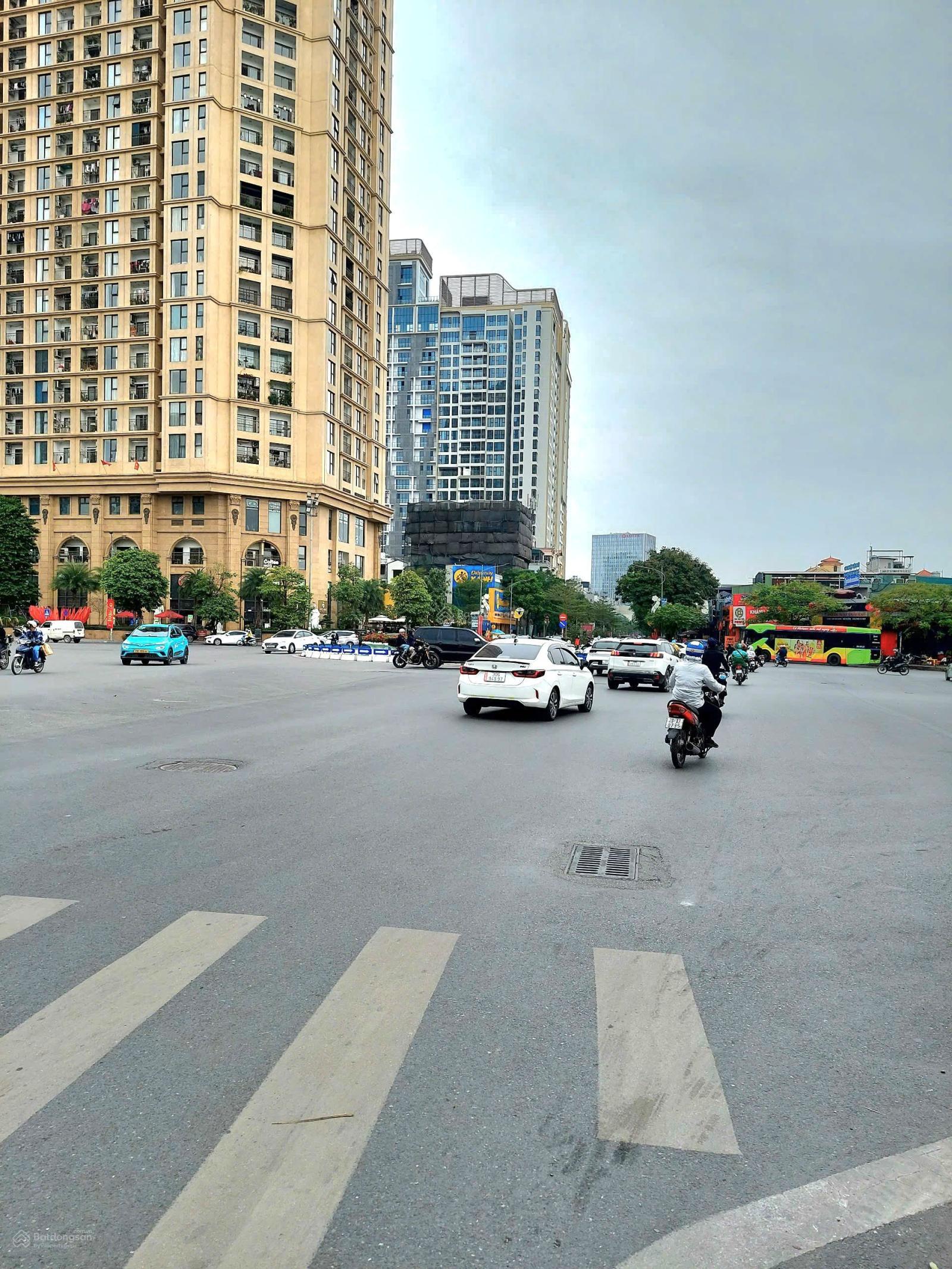 Bán nhà mặt phố Võ Chí Công 191m2, giá: 95 tỷ. Tây Hồ