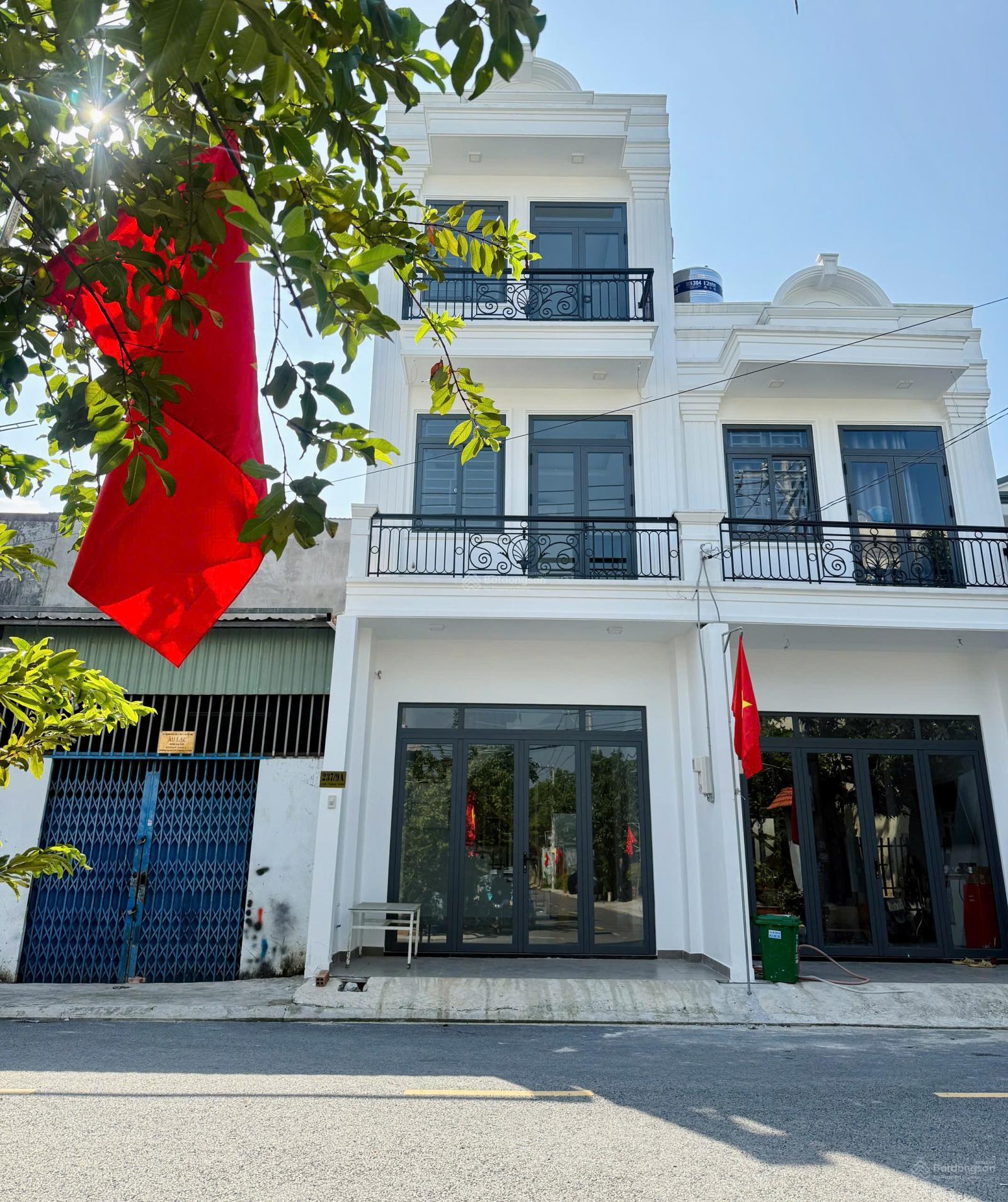 Nhà 2 Lầu Hẻm Thông 10M Khu vip TX52 Sát Chợ Đường - Hà Huy Giáp.DT. 4.2M x 13M .Giá Tốt Nhất Q12