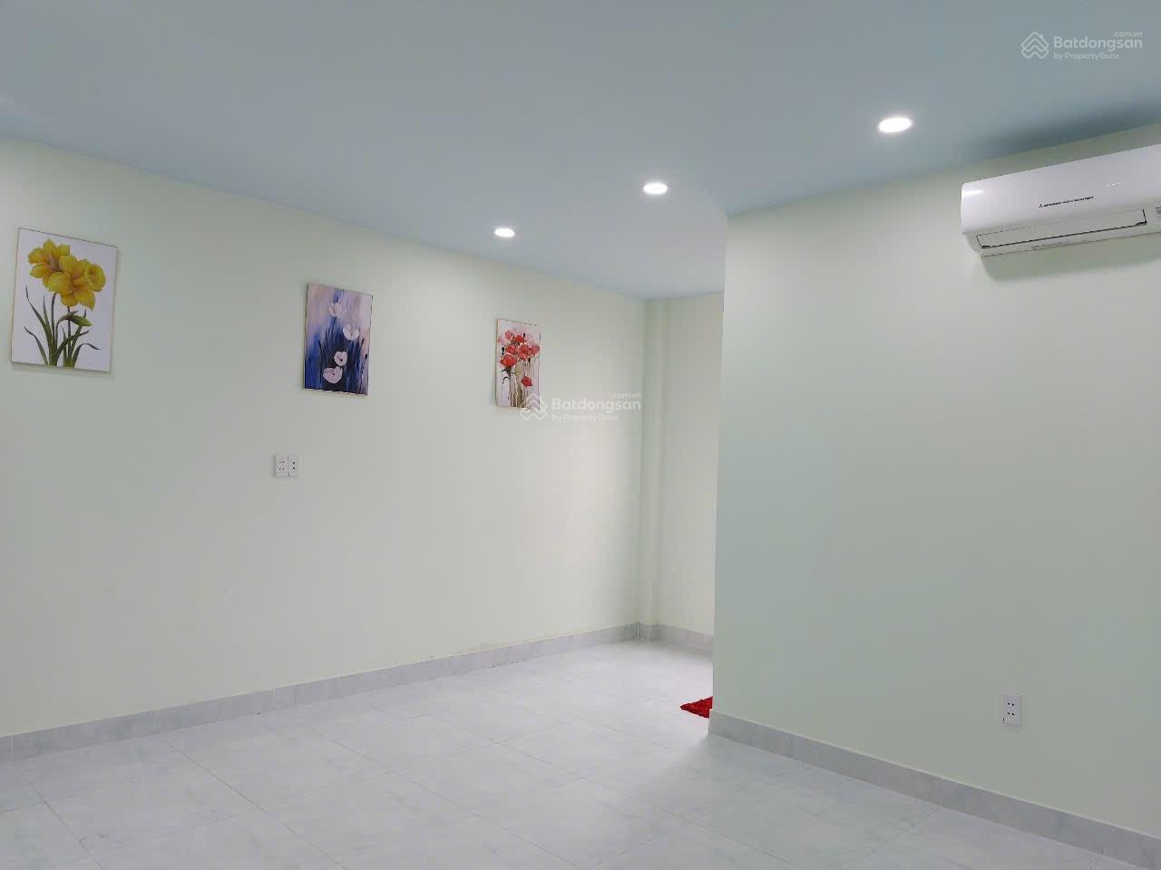 Cho thuê Nhà mặt Tiền D2 , cạnh chung cư 80m2 4PN 4WC giá 13 triệu