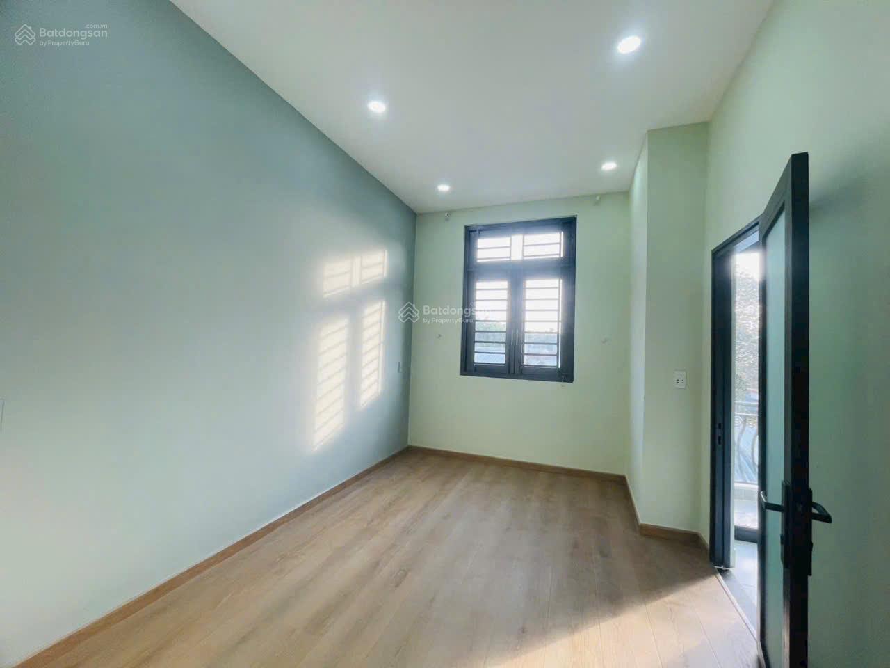 Nhà lầu 3 phòng ngủ giá cực tốt rẻ hơn chung cư 2 phòng - đường ô tô ngay trung tâm Lái Thiêu HCM