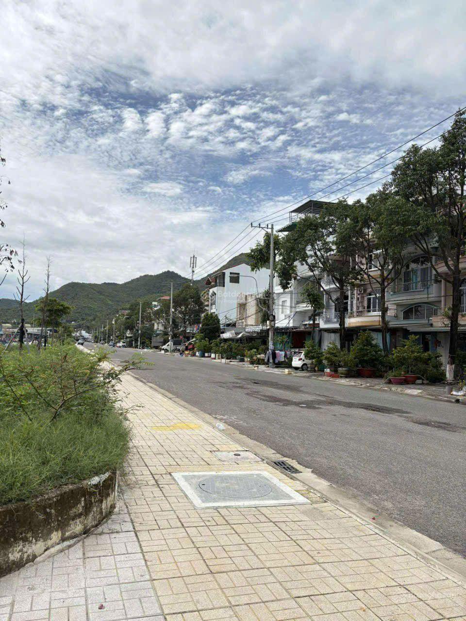 Nhà cấp 4 view biển Nha Trang - 6 tỷ - 70m2 ngang 5m - TTTP Nha Trang Phường Nam