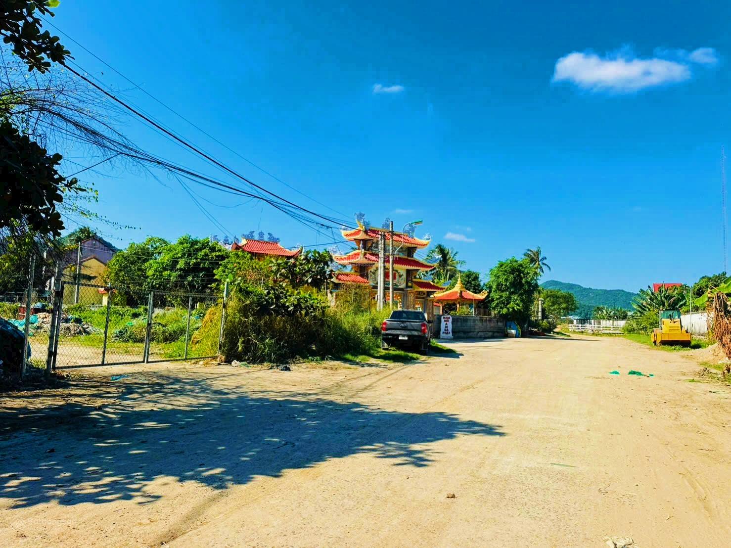 [ 585m2 , GÓC 2 mặt tiền đường Phước Huệ _ ngang rộng 23m ] ** Chia lô ổn áp **  Giá: 50tr/m²