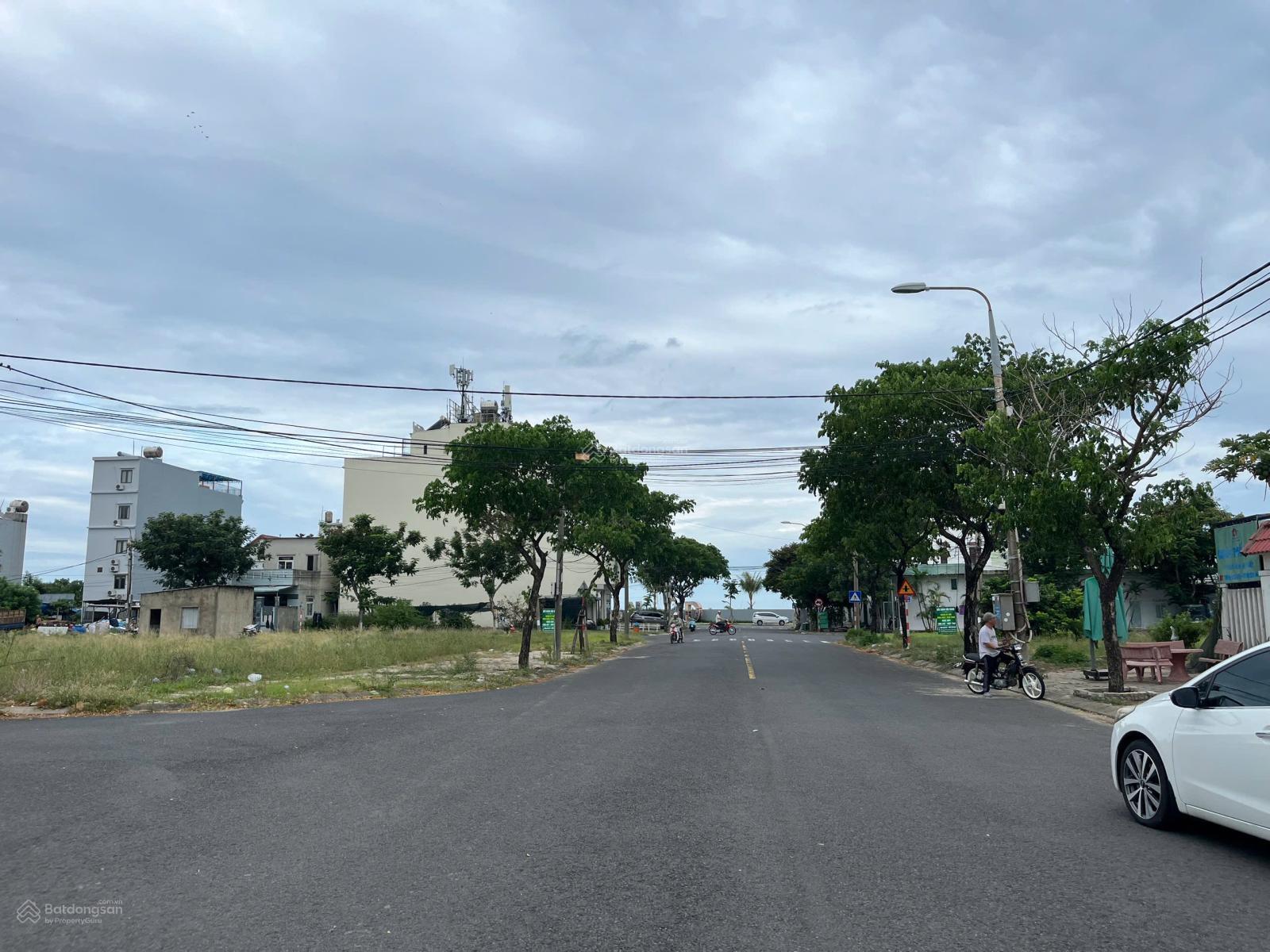 Nắm chủ-Lô đất BIỂN MT TÂN TRÀ -Đường 10,5m gần Trường Sa +Bãi tắm -Chỉ 7,5 tỷ TL. Nắm chủ-Lô đất BIỂN MT TÂN TRÀ -Đường 10,5m gần Trường Sa +Bãi tắm -Chỉ 7,5 tỷ TL.