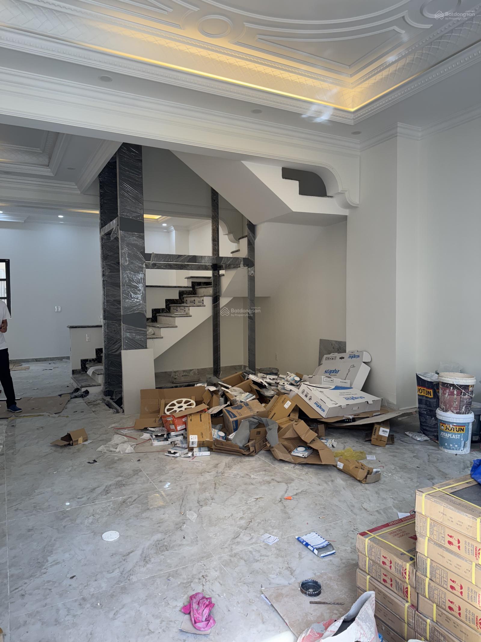 Cho thuê biệt thự Cityland Park Hills, gần siêu thị Lotte. DT:11x20, hoàn thiện mới có thang máy