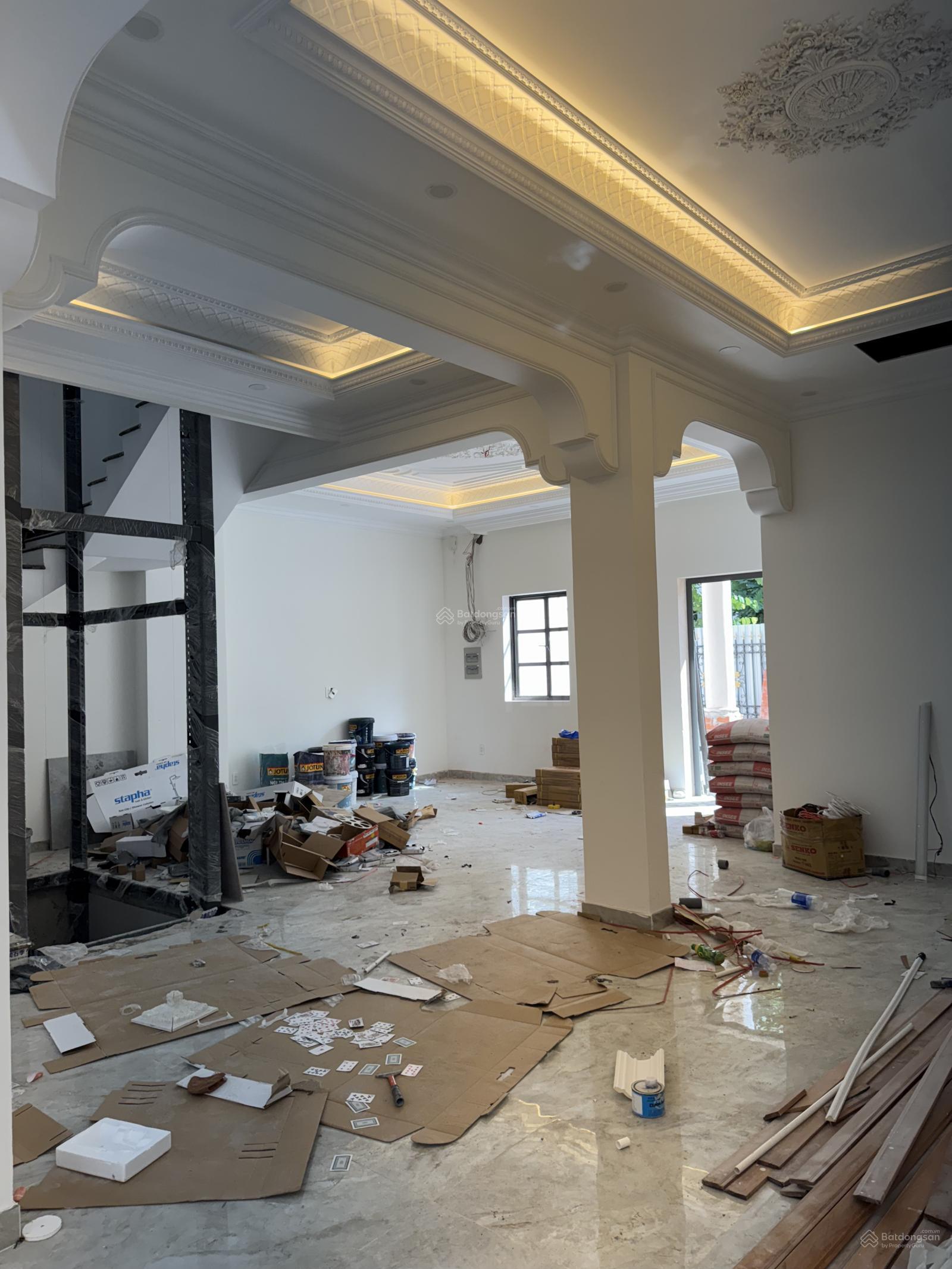 Cho thuê biệt thự Cityland Park Hills, gần siêu thị Lotte. DT:11x20, hoàn thiện mới có thang máy