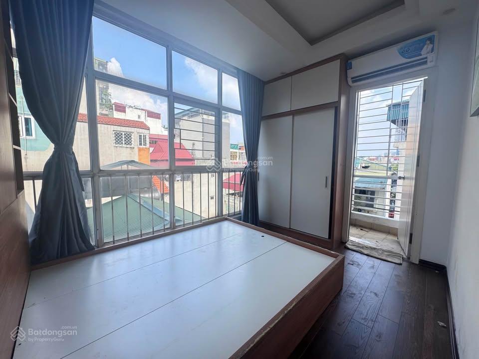 Bán căn hộ 2PN, 2WC, 76m2 tại Lê Văn Lương, Hà Nội, giá cực chất 8x tỷ, sổ đỏ trao tay