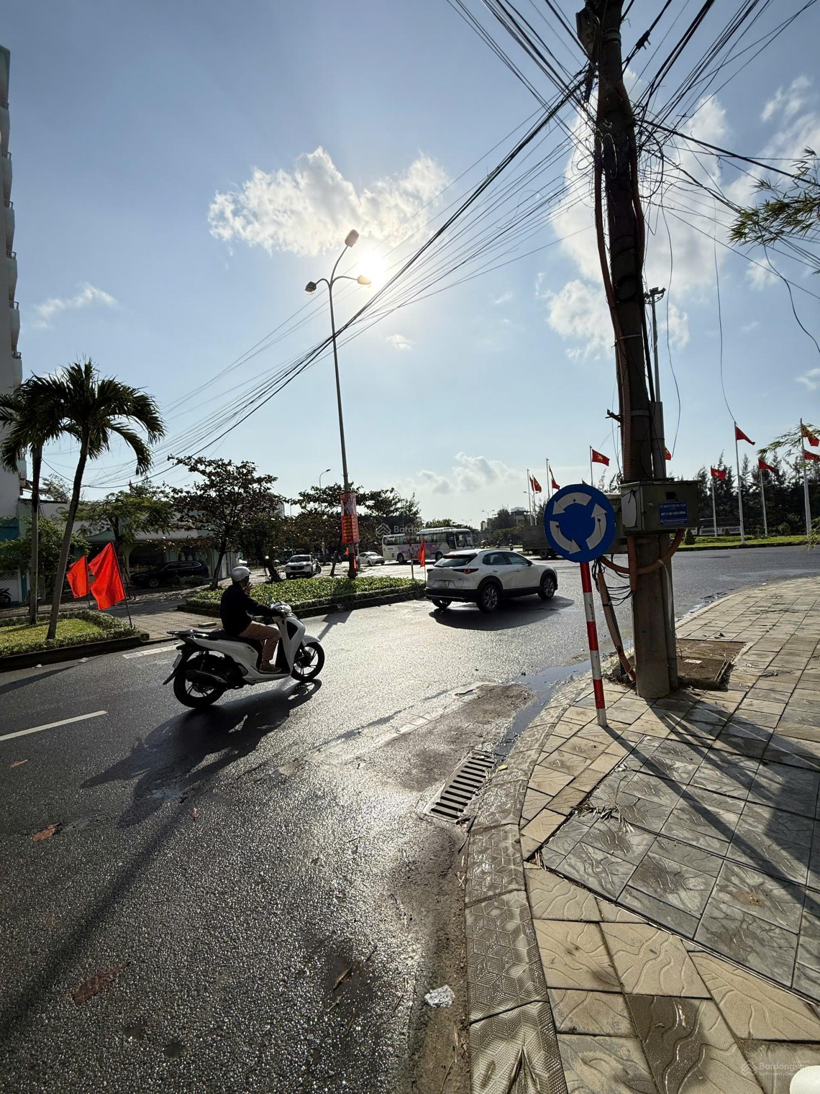 Bán Góc Đất Mặt Tiền Lớn Đường Trần Thánh Tông & Đường 10m5 Thông Thẳng Ra Biển. 144tr/m2 Giá tốt