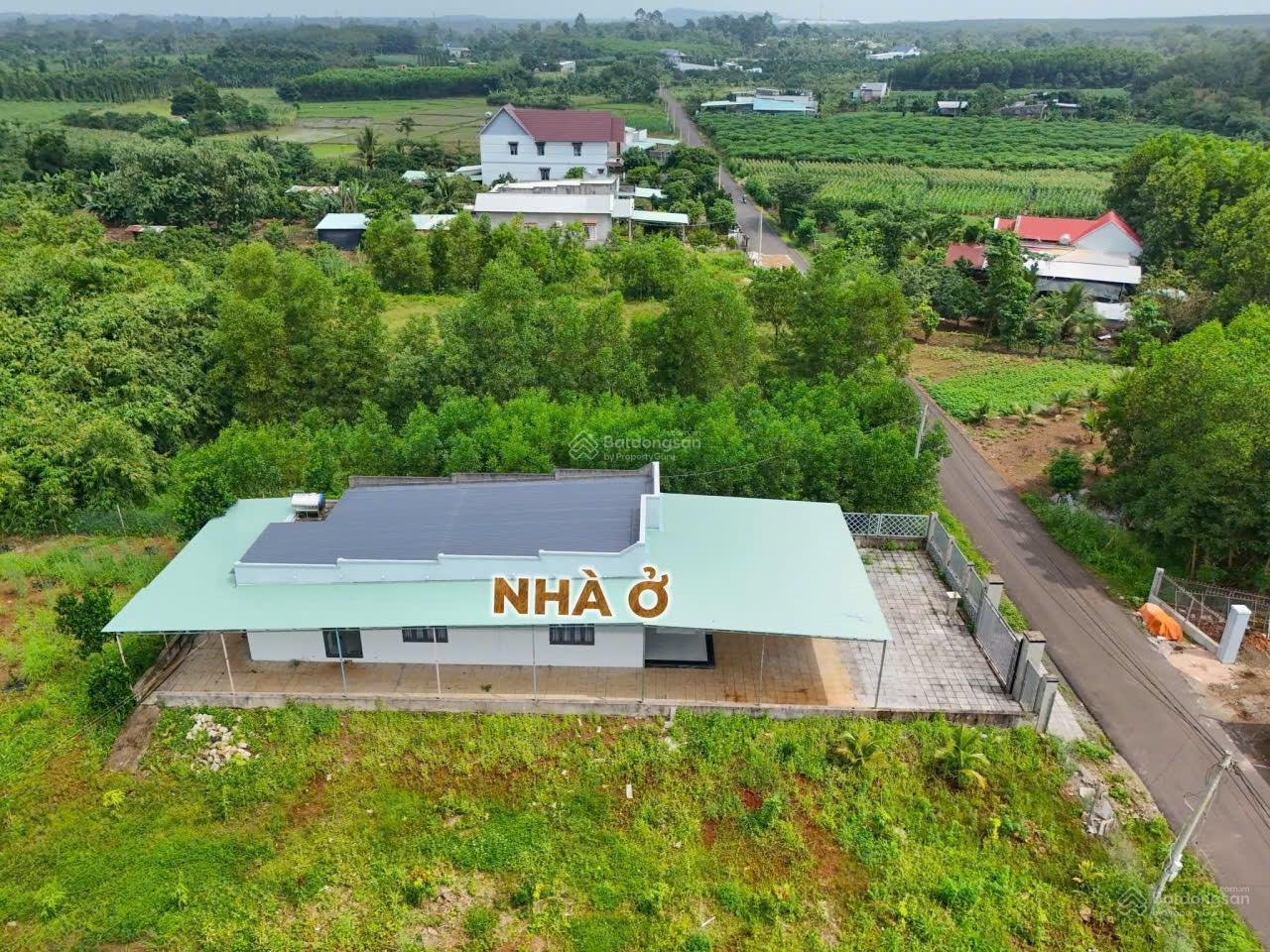 Đất đẹp, hiếm có, 3672 m2, sẵn thổ cư, mặt tiền nhựa đến 62m, giáp suối, sẵn nhà , liền kề sân Golf