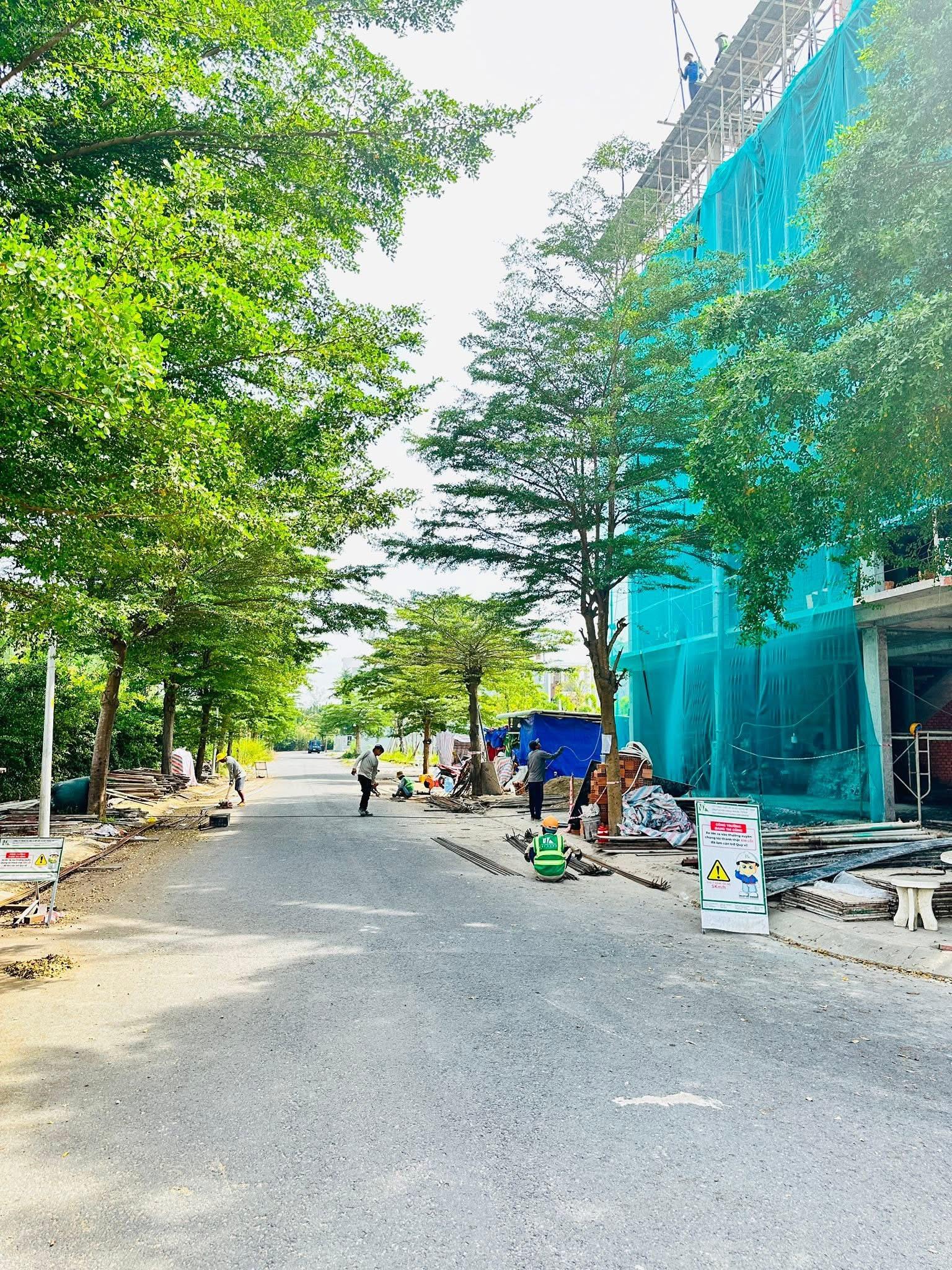 - Bán Đất KDC 1181 Sài Gòn South Xã Phước Kiển Nhà Bè.Dt:90m2.Giá:7ty020. Lh:0987 261 *** Mr Xuất