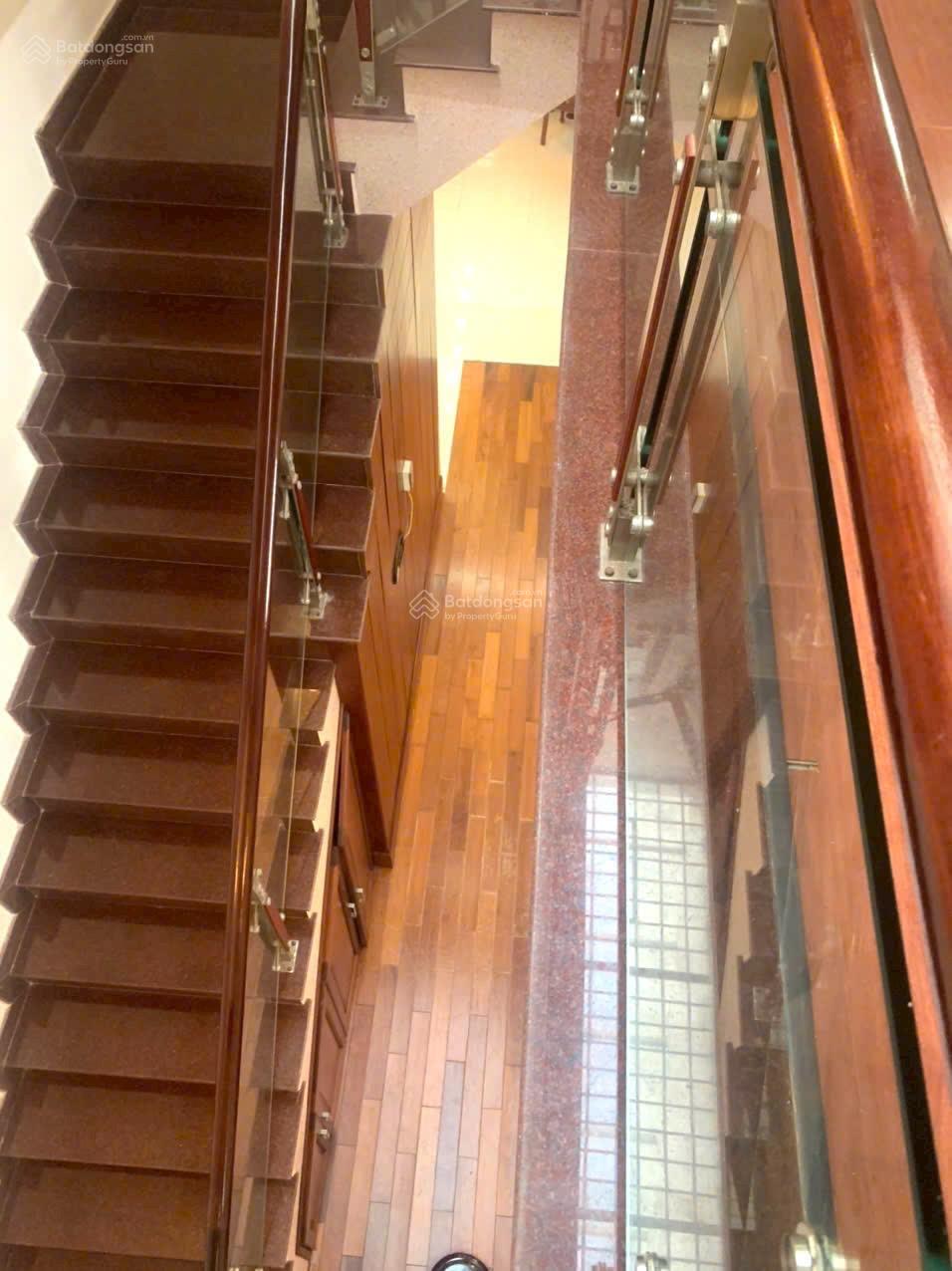 Bán nhà Hoàng văn thụ 125m2 giá 14,3tỷ.call 0989 116 *** mr Hà.