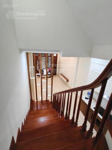 Bán nhà Trần Cung, 1 nhà ra phố, căn góc, ngõ nông 40m x 4 tầng, MT 8m