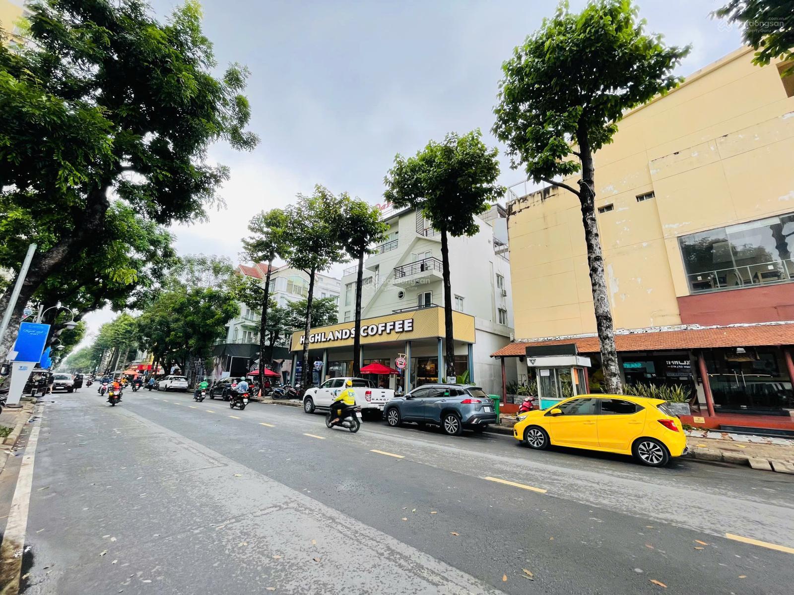 Bán nhà vị trí kim cương Ngay Chợ Bến Thành, Lê Lợi, Q1 - DT: 24x15m CTXD 14 lầu - giá 450 tỷ