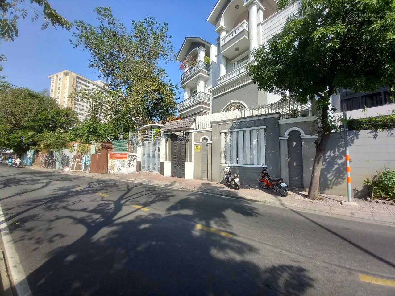 Gấp, bán biệt thự Trường Sa, P3, Bình Thạnh. DT: 10m x 16m, CN: 155m2, giá: 45 tỷ