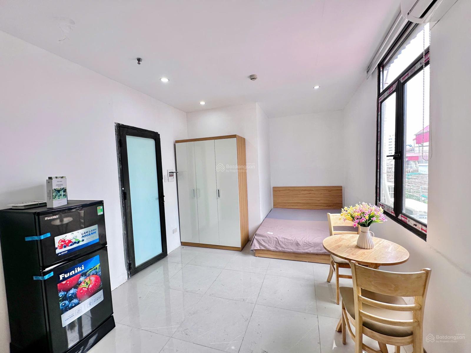 Phòng studio thang máy có máy giặt riêng Nguyễn Văn Huyên chỉ 4tr8/tháng