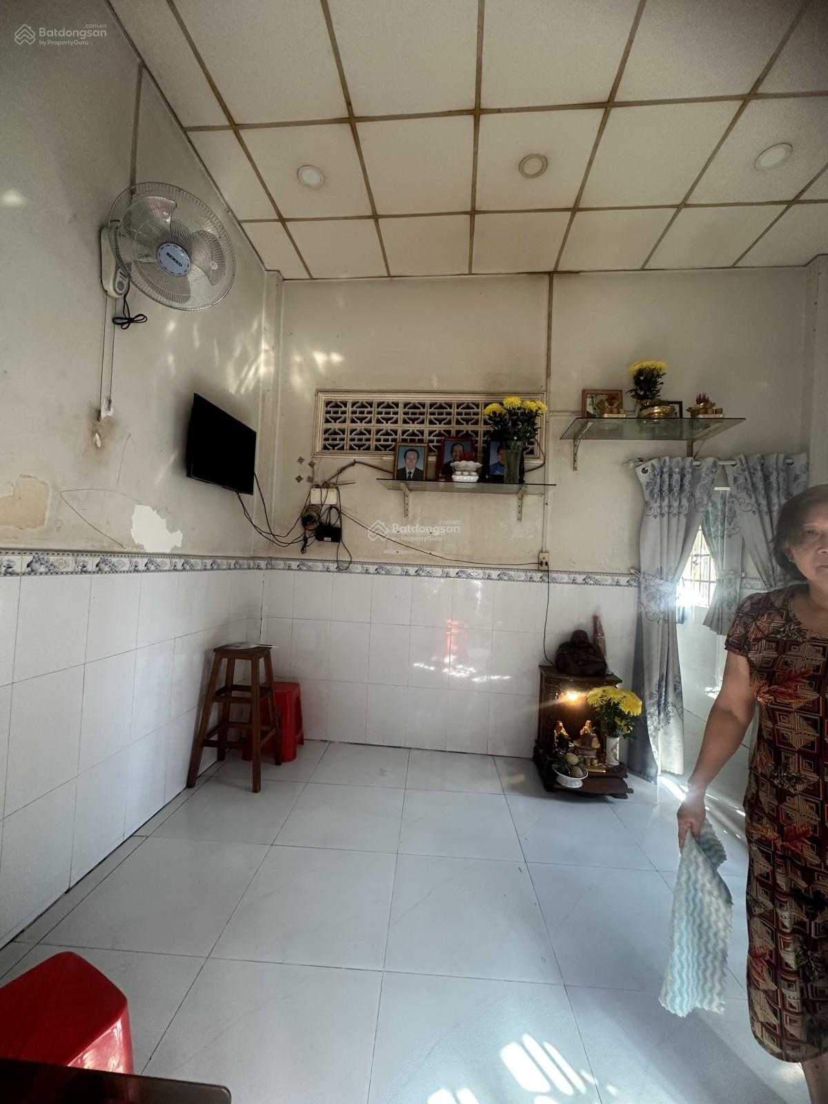 Trung tâm Quận Tân Bình  Nhà hẻm kinh doanh 56m Trường Chinh Gần nhà Ga T3 chỉ 4.2 Tỷ