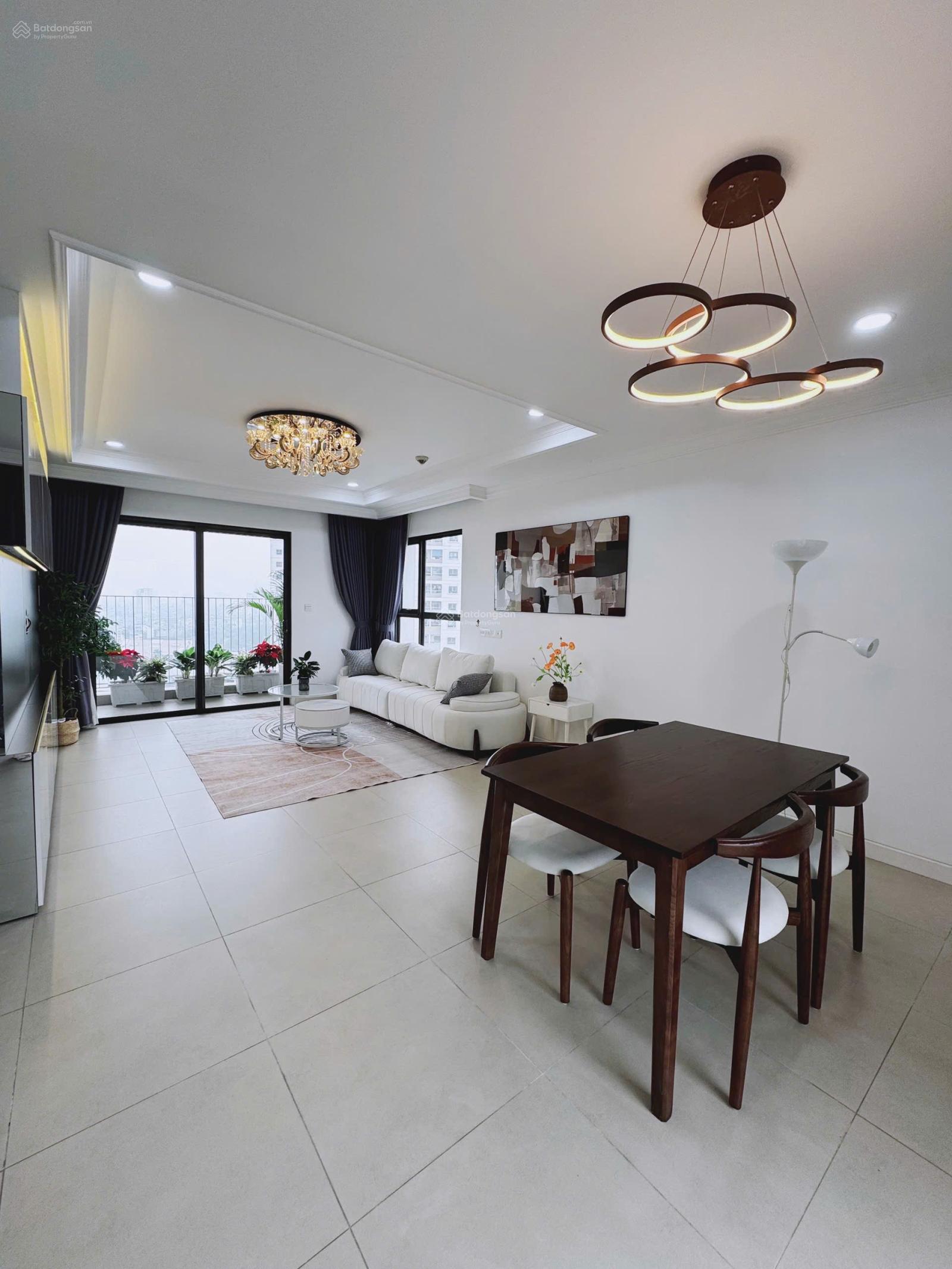 Chính chủ cần nhượng lại căn góc hoa hậu 3PN, 126m2, tầng cao, full nt, view hồ Tây, Kosmo Tây Hồ