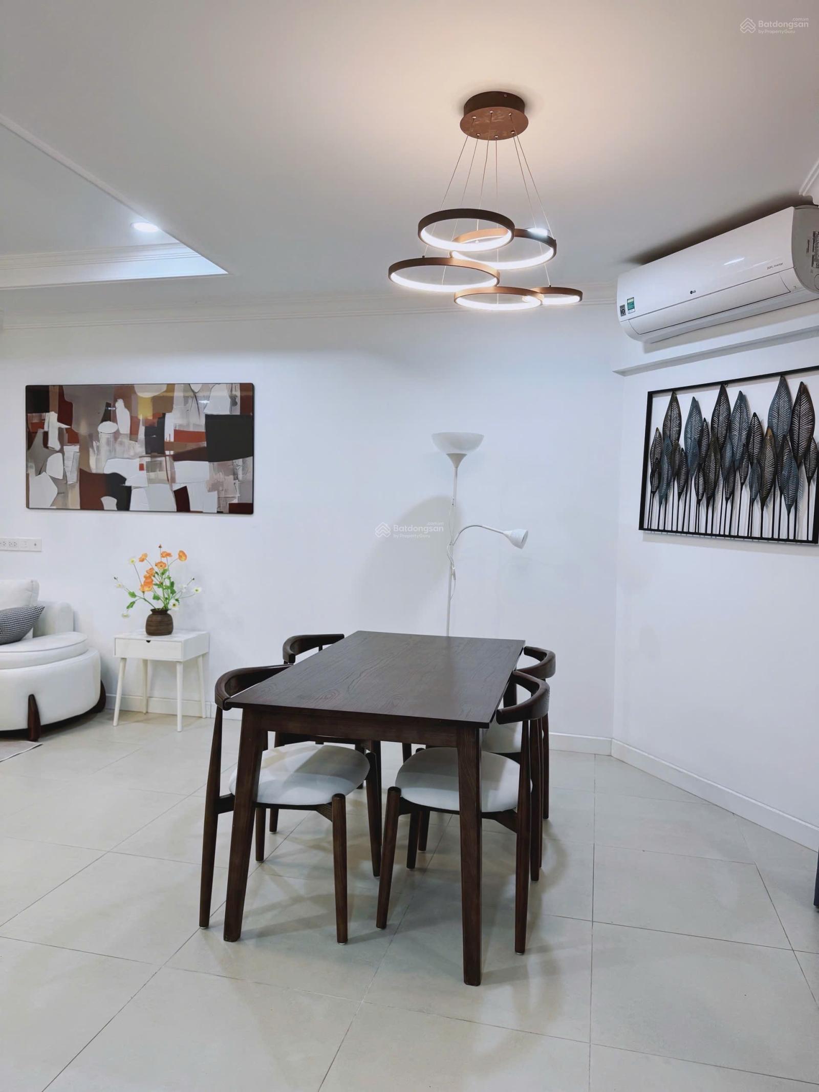 Chính chủ cần nhượng lại căn góc hoa hậu 3PN, 126m2, tầng cao, full nt, view hồ Tây, Kosmo Tây Hồ