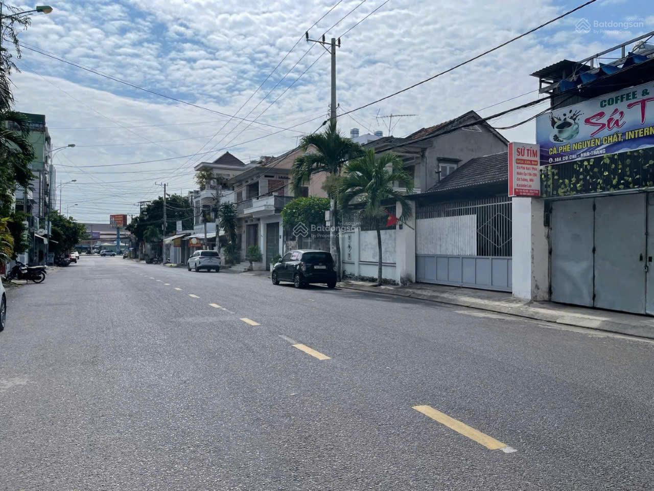 Bán nhà hàng hiếm mặt tiền đường Hồng Lĩnh vị trí sát đường Trần Nhật Duật sầm uất