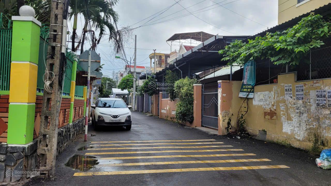 HÀNG HIẾM THỊ TRƯỜNG - Bán nhà 2 Tầng Mặt Tiền Ngang Dài 13.8m - TRUNG TÂM TP NHA TRANG