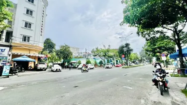 Hiếm bán..vị trí có 1-0-2 căn góc đối diện bệnh viện quốc tế Nam SG..Giá 28,6tỷ(thu nhập 120tr/th)