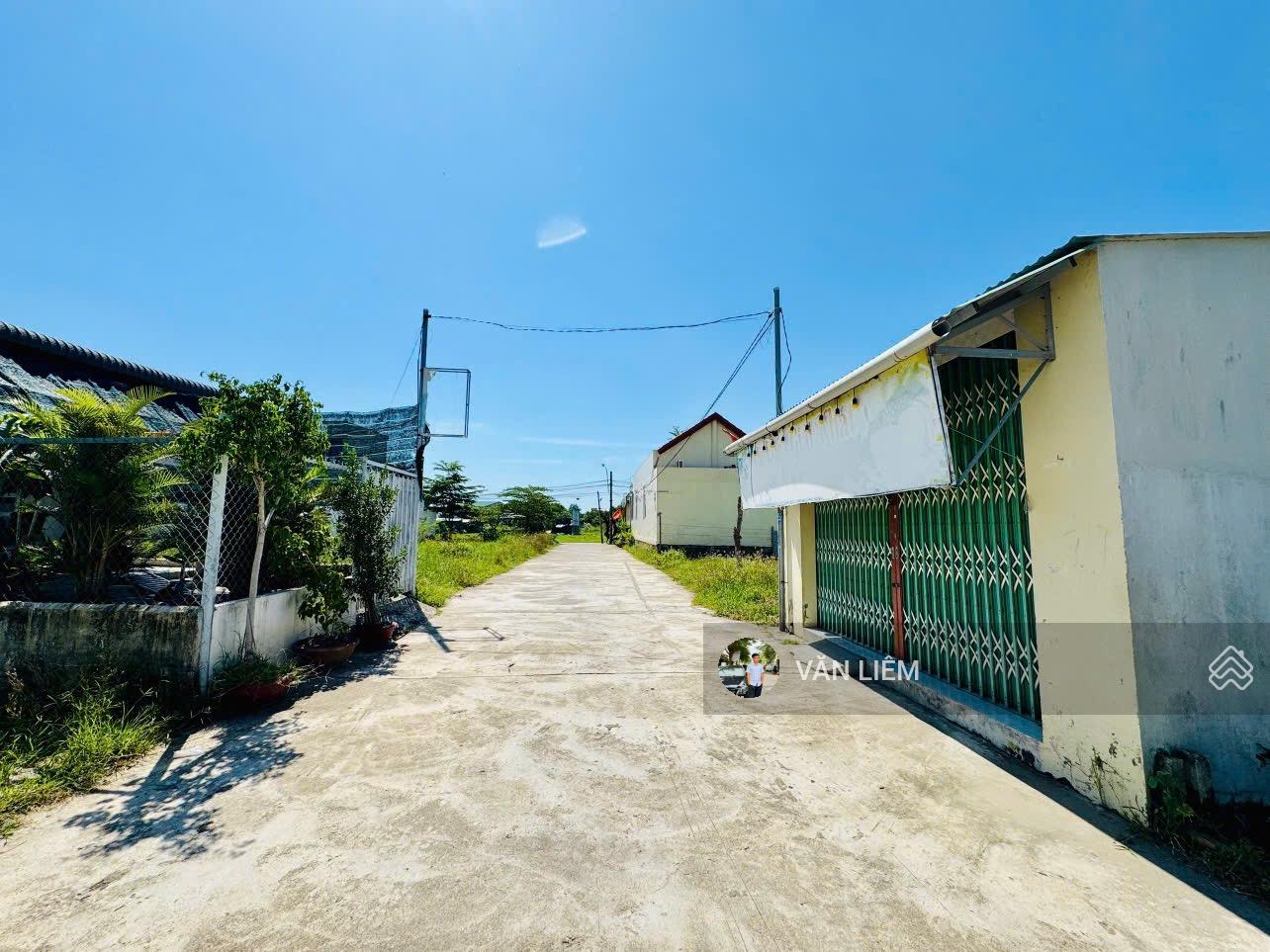 Bán đất Thôn Trung Phường Bắc Nha Trang đường ô tô 6m cách đường chính 50m Diện tích : 100m2