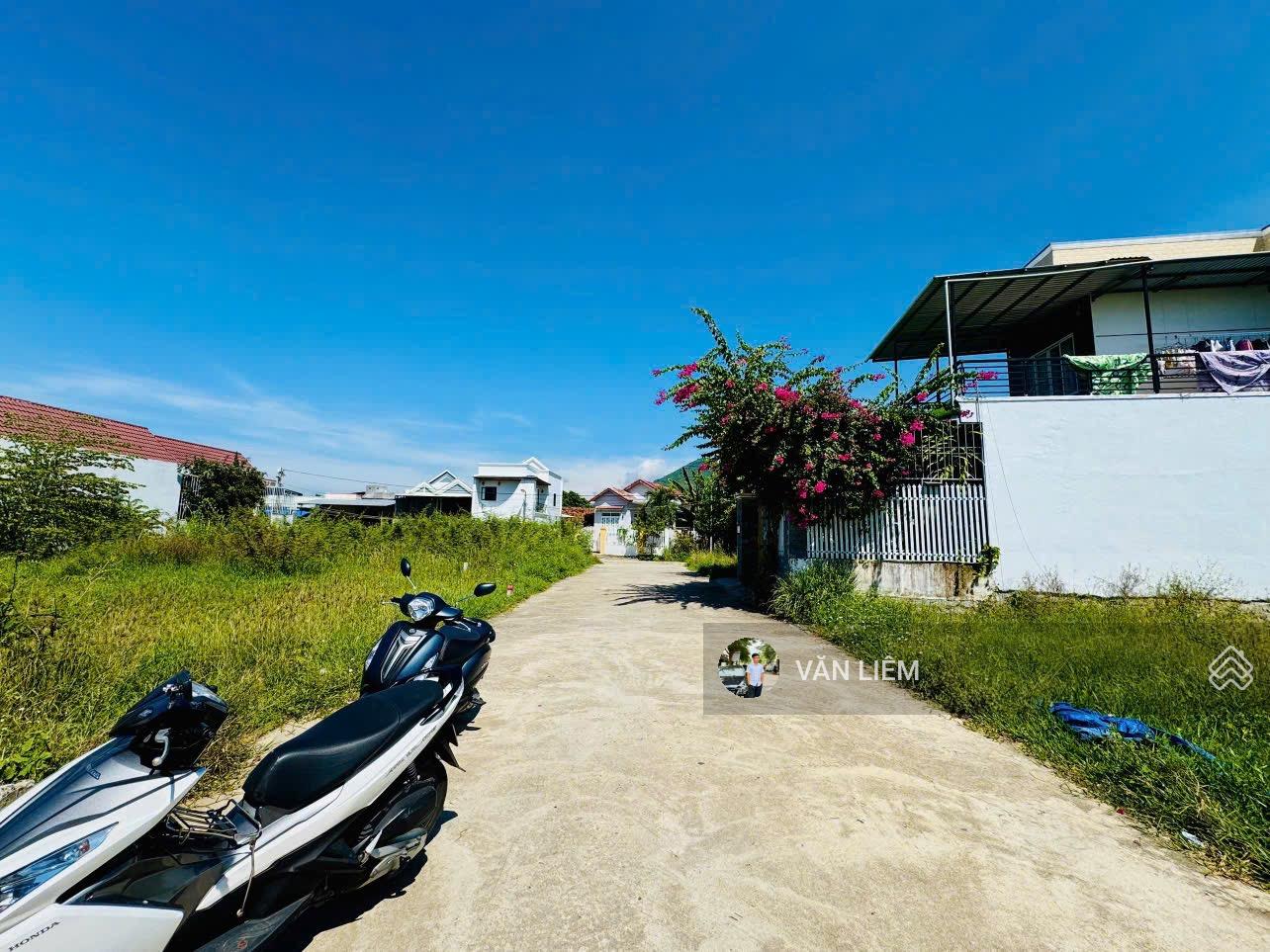 Bán đất Thôn Trung Phường Bắc Nha Trang đường ô tô 6m cách đường chính 50m Diện tích : 100m2