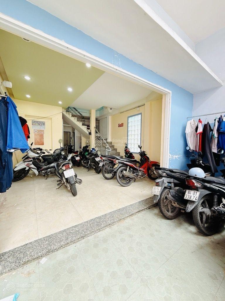 Nhà 4TẦNG. lê quang định.gò vấp . DT 60m2. (4.6x13m). Hẻm xe hơi. Chỉ 6.8tỷ