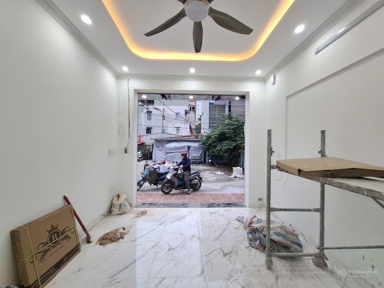 BÁN NHÀ NGUYỄN KHÁNH TOÀN NGÕ THÔNG KINH DOANH 36M 5 TẦNG GIÁ CHỈ 9,5 TỶ