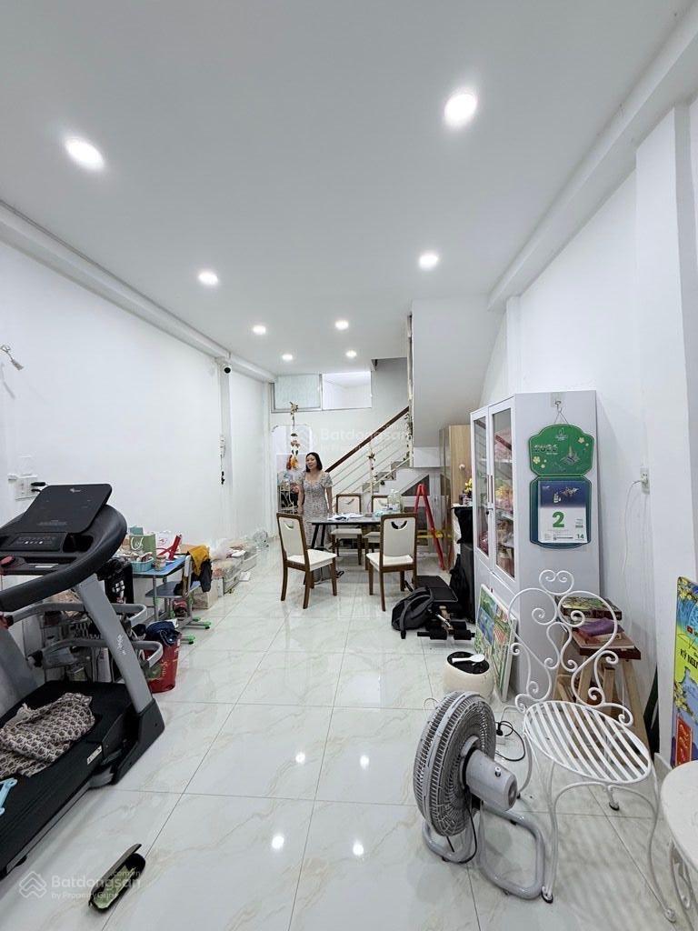 CÁCH MẠNG THÁNG 8 - HẺM TO SẠCH SẼ - 42 M2 - NGANG ĐẸP 4M - CHỈ 6.8 TỶ ,