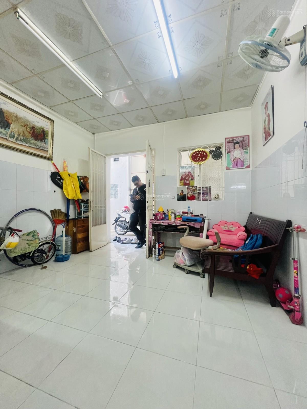 Nhà Đẹp 2 Tầng| Có PN Dưới Trệt Hẻm Ô Tô chỉ 4.3Tỷ