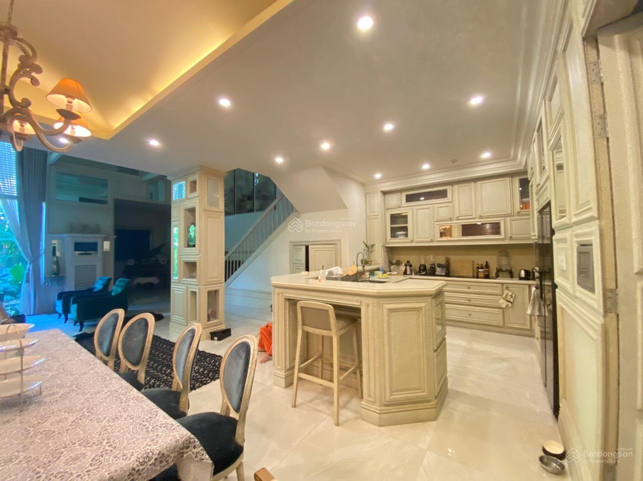 Hẻm 6m Nam Kỳ Khởi Nghĩa, P8. Q3. DT: 4*16m. KC: 4 tầng. Gía 18.5 tỷ TL. ở liền trước tết.