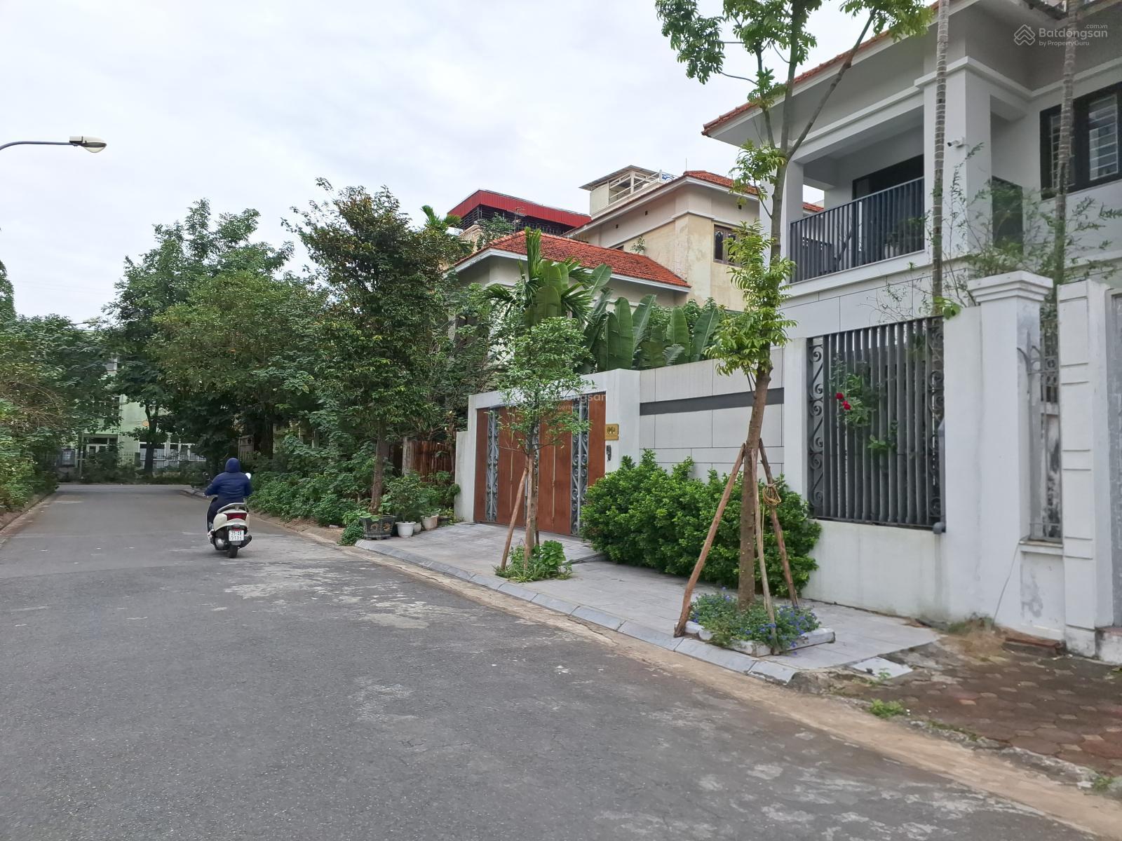 DUY NHẤT, BÁN BIỆT THỰ KHU ĐT VIỆT HƯNG, LONG BIÊN. SÂN VƯỜN, 2 THOÁNG, BỂ CÁ. DT225M, MT13M. 69 TỶ