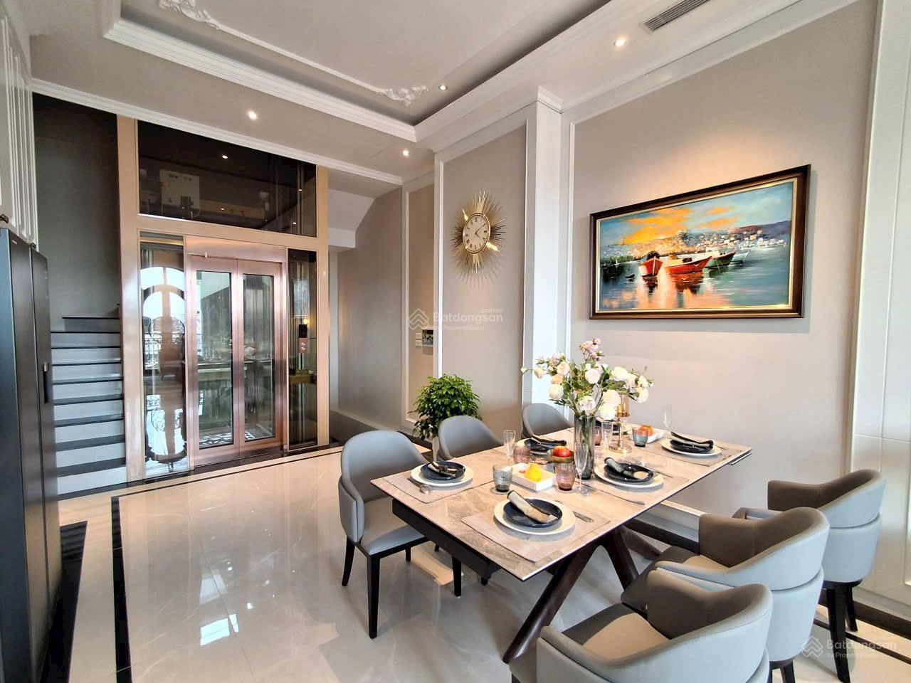 SIÊU PHẨM TÒA NHÀ MẶT PHỐ VIP LONG BIÊN, GARA, THANG MÁY, FULL NỘI THẤT LUXURY. DT75M, MT5M, 29 TỶ