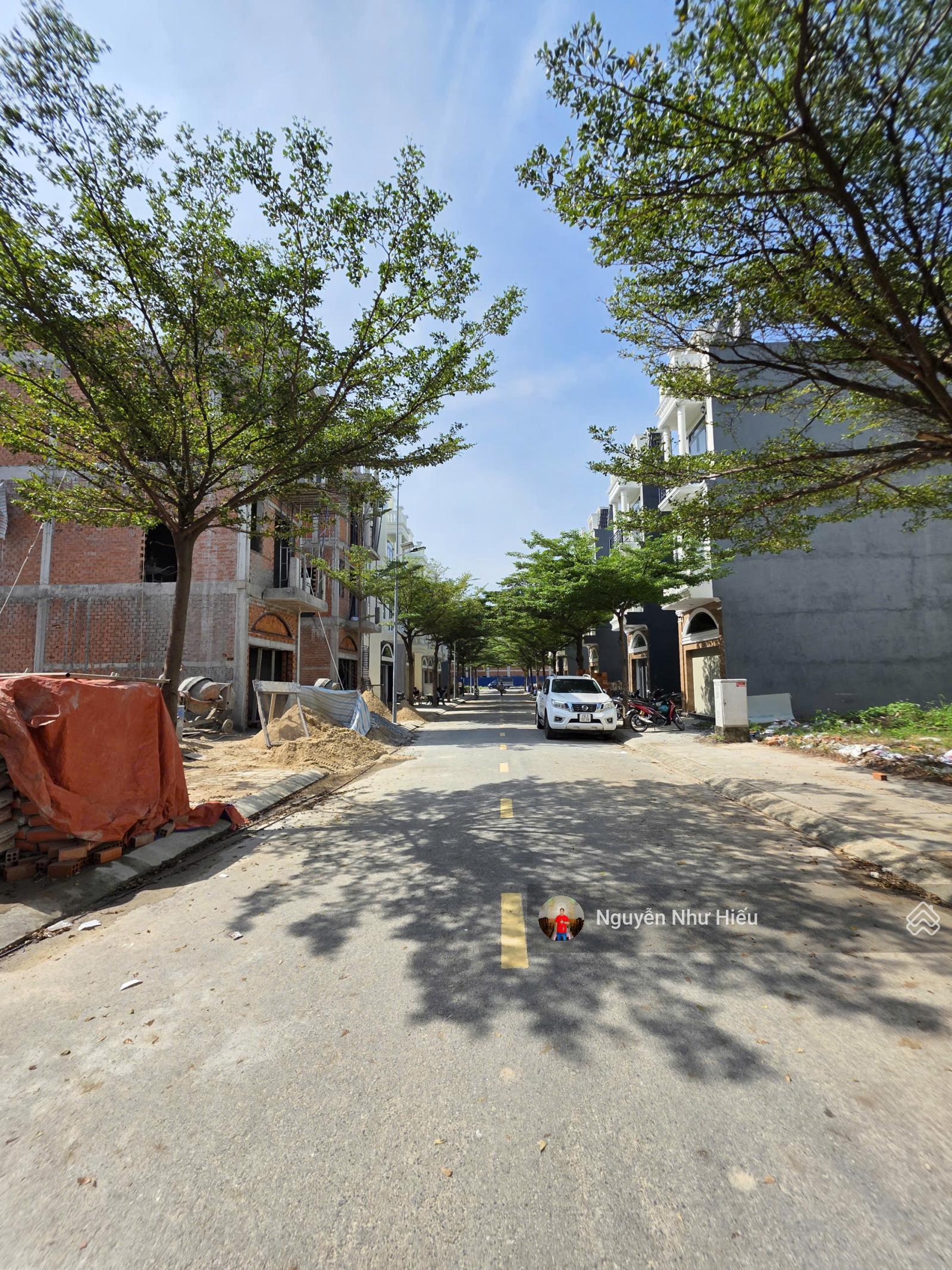 Bán 2 căn nhà, KDC Icon Central gần Vincom, p.Tân Đông Hiệp, Tp.Dĩ An